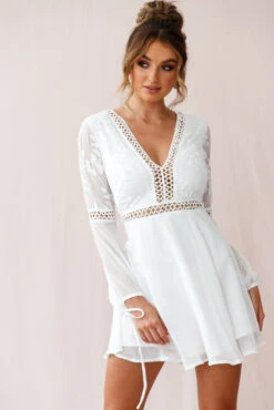Carson Crochet Bell Sleeve Dress White -Trend Whisper 190219sl 1309 61244d09 white