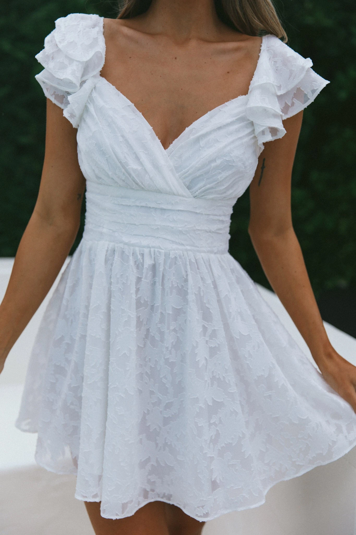 Lola Ruffle Shoulder Ruched Dress Textured White 4 Lola Ruffle Shoulder Ruched Dress Textured White - Image 4